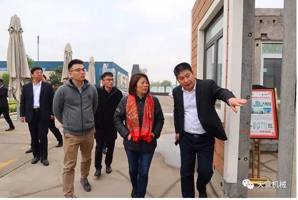 碧桂園集團(tuán)副總裁兼采購(gòu)中心總經(jīng)理?xiàng)铥惻d一行蒞臨天意參觀考察 碧桂園集團(tuán)副總裁兼采購(gòu)中心總經(jīng)理?xiàng)铥惻d一行蒞臨天意參觀考察